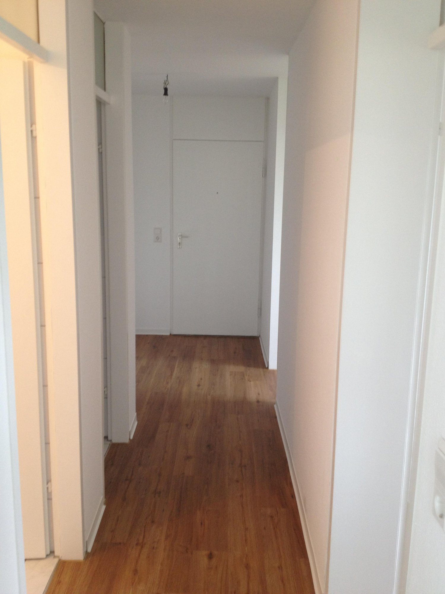 Große 4-Zimmer Wohnung mit Balkon am Zollberg!